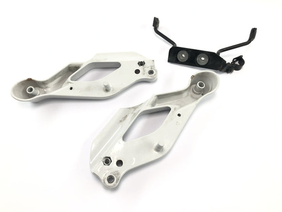 Yamaha MT 03 RM02 [2007] - Lampenhalter Scheinwerferaufnahme