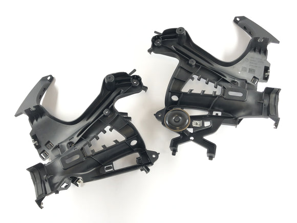 BMW K 1300 S K12S [2010] - držák opláštění na pravém pravém záznamu světlometů