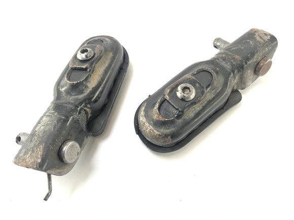 Yamaha XT 125 X [2004] - Rider footrests left and right