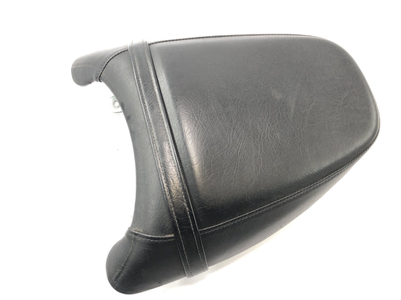 Suzuki VZ 1500 WVCU [2011] - Пассажирское сиденье на заднем сиденье