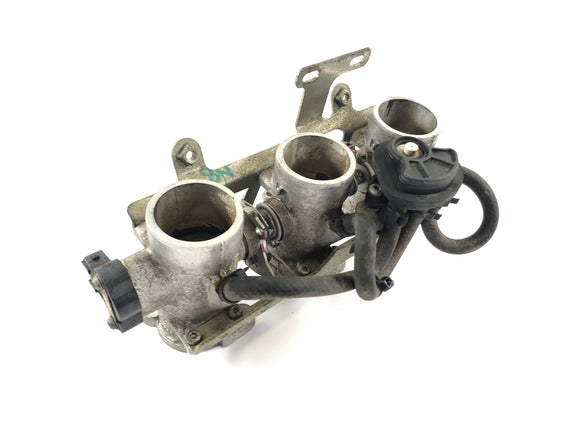 Triumph Speed ​​Triple 955i [1999] - škrticí ventil