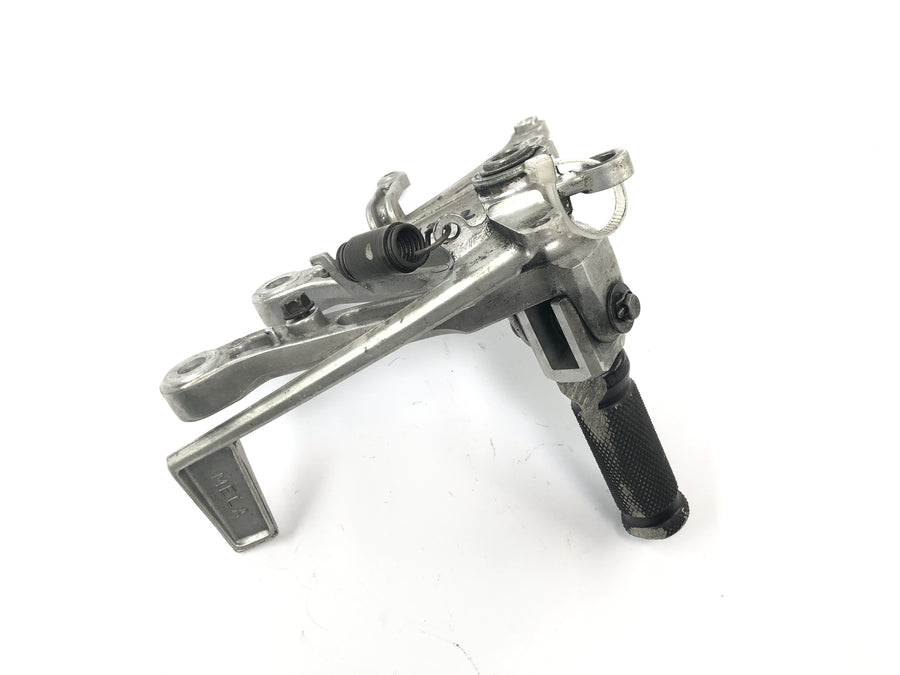 ホンダ CBR 1000 RR SC57 [2006] - 右側の運転席フットレスト、ブレーキ ペダル フットレスト システム付き