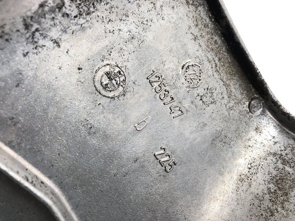 BMW R 60/5 [1973] - Pokrywa filtra powietrza nad pokrywką silnika