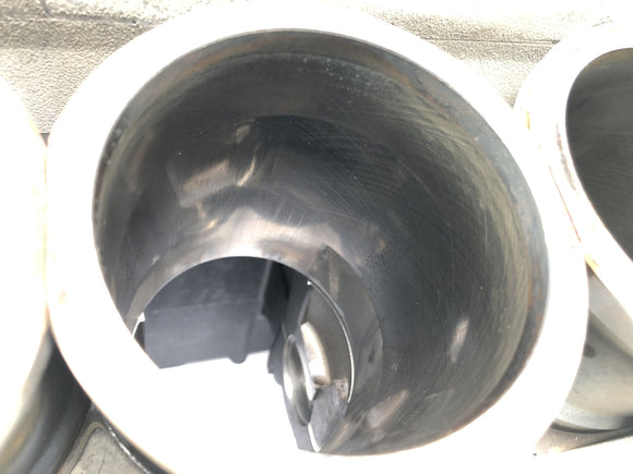 Triumph Daytona 900 T300 [1993] - Motorské pouzdro s běžícími zásuvkami a písty