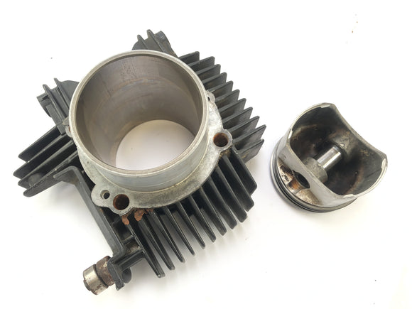 Cagiva Elefant 650 [1984] - Sylinteri männien kanssa edessä