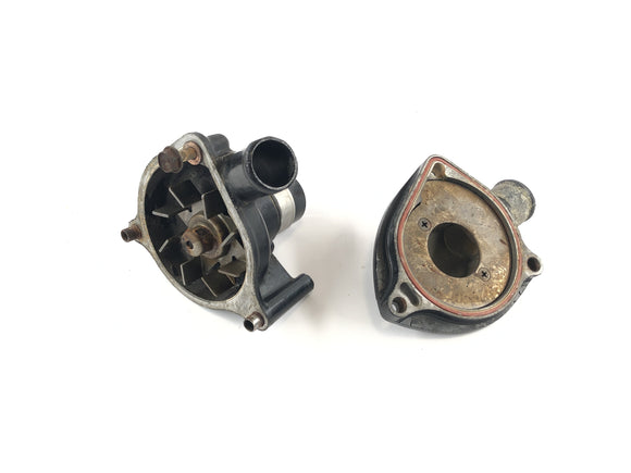 Triumph Speed ​​Triple 955i [1999] - Vattenpump med bostäder