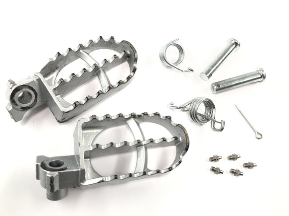 SWM SM 125 R [2018] - Fahrerfußrasten Fußpedale Set Paar