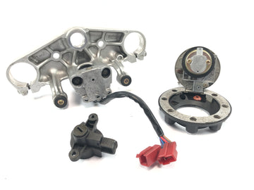 Yamaha XJR 1200 4PU [1996] - Gabelbrücke oben mit Zündschloss Tankdeckel Schließsatz Schloss - 0