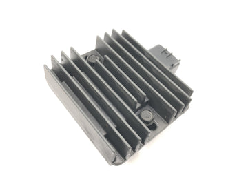 Kawasaki Versys KLE 650 A [2006] - Jännitteensäätimen tasasuuntaajan säädin - 0