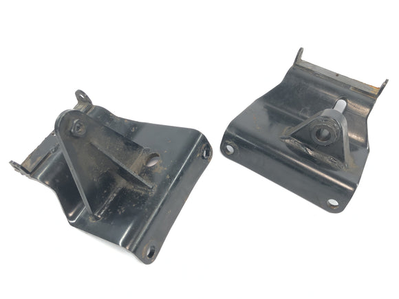 Suzuki Intruder VL 1500 AL [2000] - Trittbretthalter Trittbrettaufnahme Halter Satz vorne