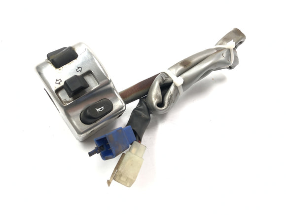 Yamaha XVS 650 Drag Star VM03 [2001] - Raccords de guidon quittant l'interrupteur sur l'élément de commande de l'unité de l'interrupteur gauche