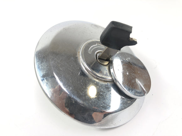 Honda GL 500 Silversching PC02 [1982] - Топливная крышка замыкания бака с бензиновой крышкой может быть заблокирована