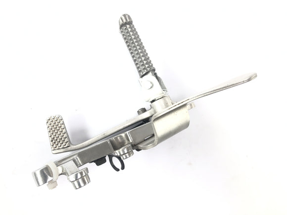 Yamaha YZF R1 RN01 [1998] - Система подножества справа с педалью тормоза