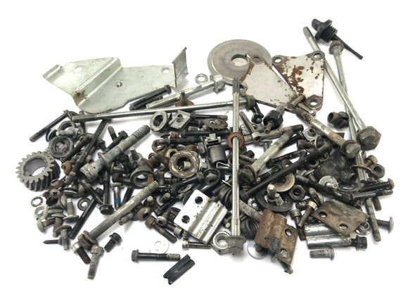 Yamaha XT 125 X [2004]  - 螺钉和残留零件被固定