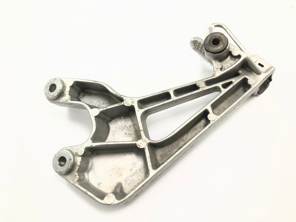 Honda VFR 800 FI RC46 [1999] - Fußraste Soziusfußraste Fußrastenhalter hinten rechts