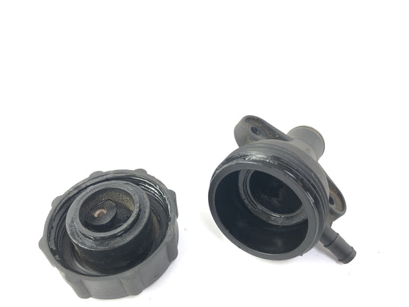 BMW K 100 RT [1988] - zásuvka pro výplň chladicí kapaliny v krku