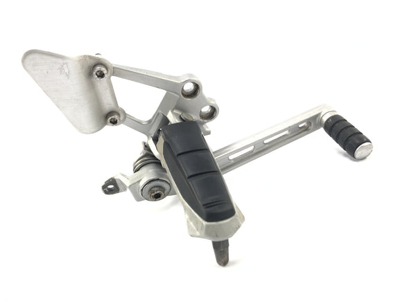 BMW R 1100 S R11 [2005]  - フットレスト右ドライバーのフットレスト付きブレーキペダル