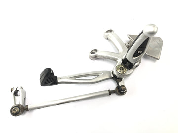 Benelli TNT 1130 [2009] - Förarens vänstra fotstödssystem med växlingslänkage. - 0