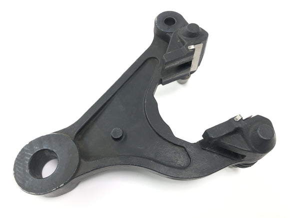 Kawasaki Z 1100 Kzz10a [1984] - держатель тормозного суппорта на заднем тормозном суппорте