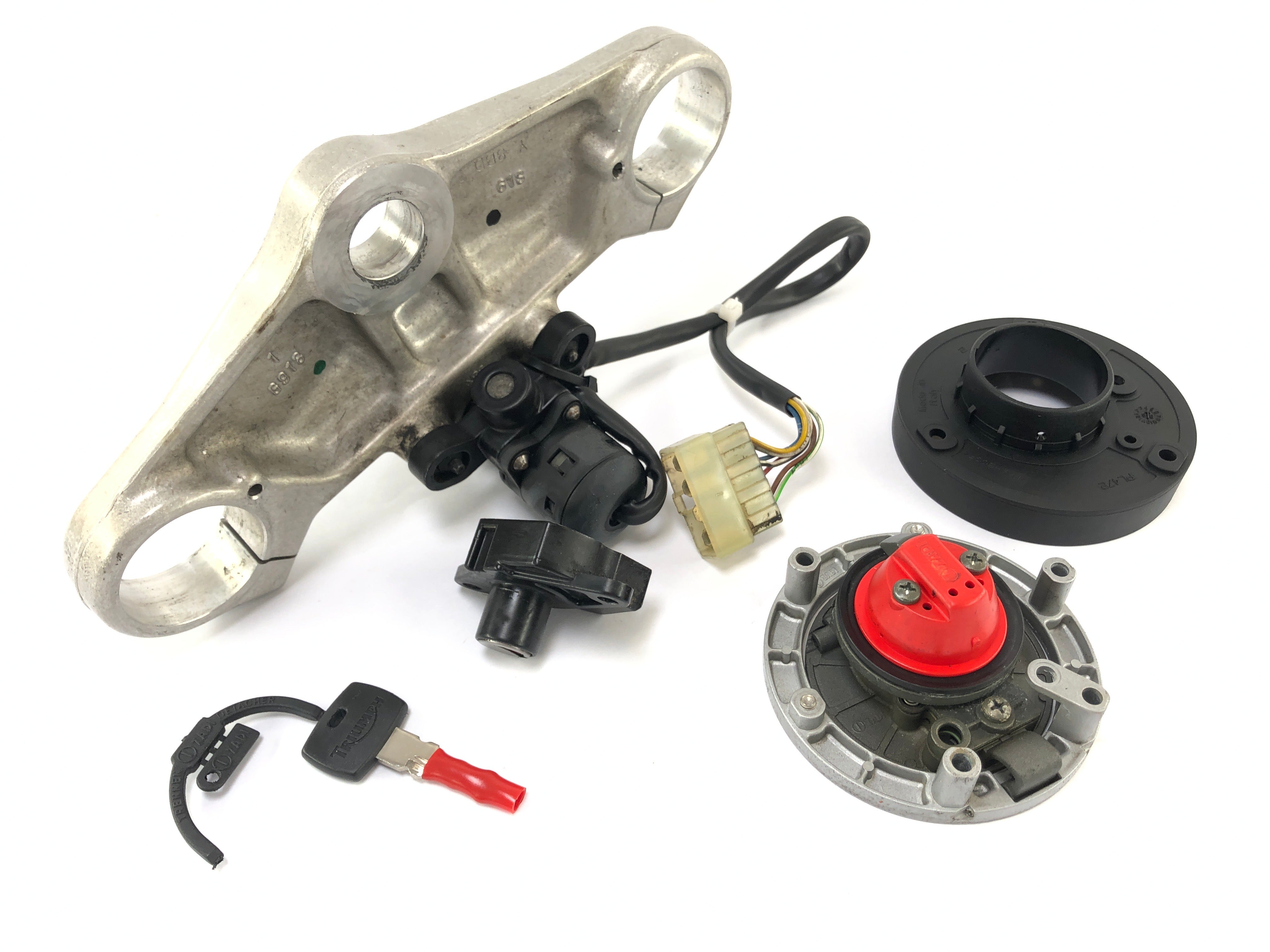 Triumph Daytona 955i T595 [1999] - Castle Set Tank Lock tenningslås over