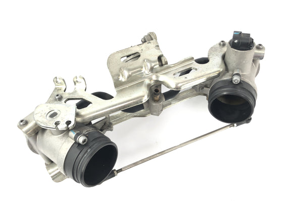 Moto Guzzi Stelvio 1200 4V [2009] - Gassventilinjeksjonssystem med stenger