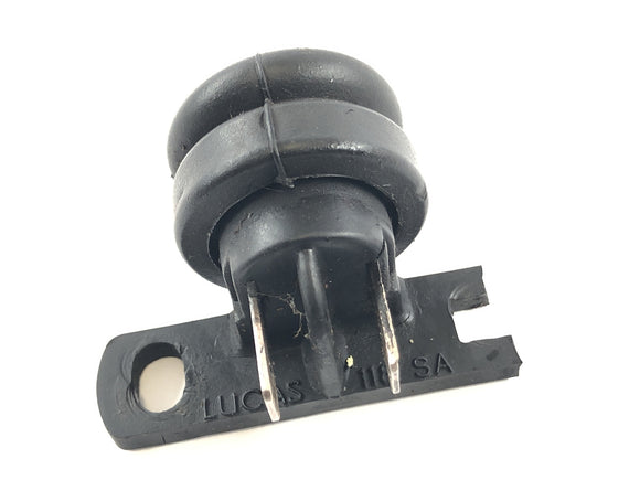 Triumph Bonneville T140V [1976] - Interruptor de luz de freno en la parte posterior