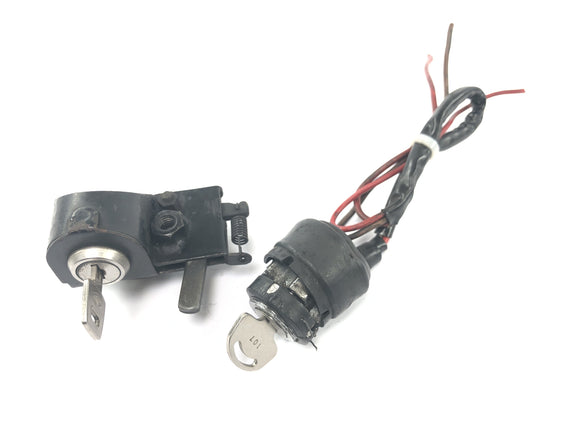 Laverda 1000 [1978] - Virtalukko virtalukko istuimen lukko avaimella