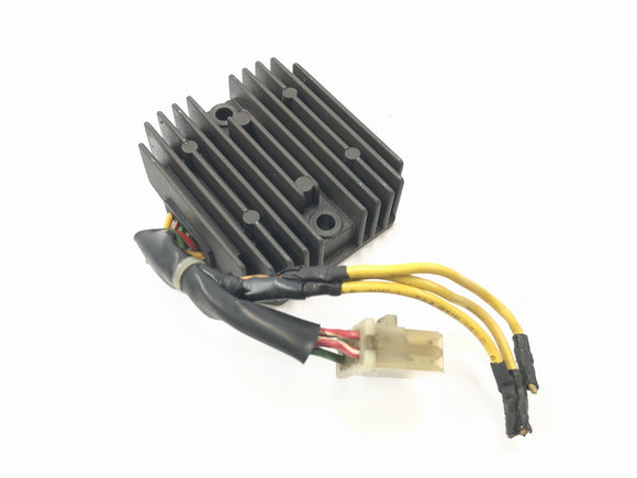 April Rst 1000 Futura [2002] - Controle van rectificatie van spanningsregelaars