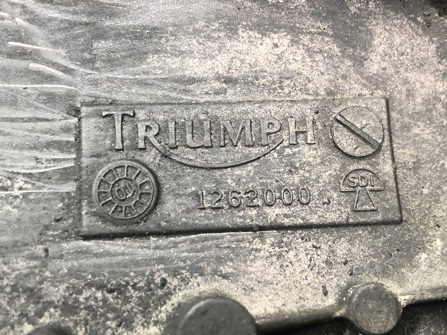 Triumph Bonneville T100 986MF [2012] - Takarataskansi moottorin kansi oikea