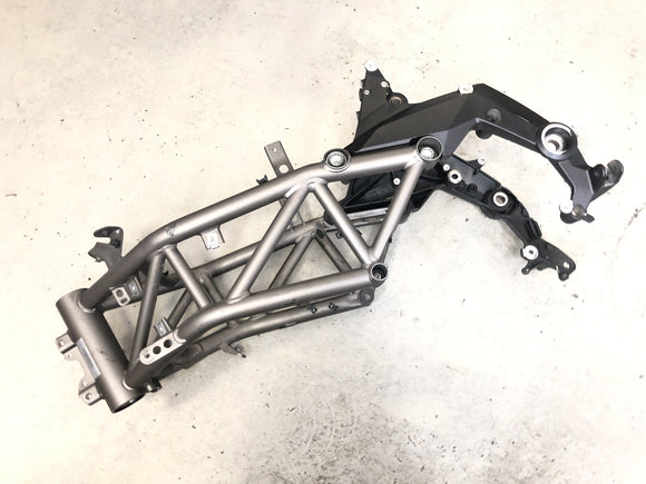 Ducati Multistrada 1200 S Touring [2009] - Ram huvudram med papper