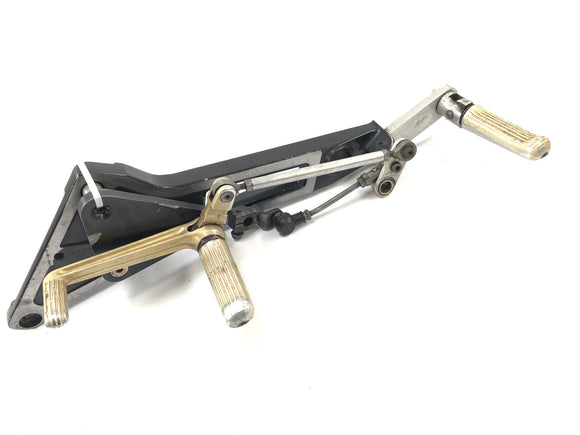 Kawasaki GPZ 1000 RX [1987] - Pais de apoio para os pés com apoio de pés e pedais à esquerda e direita