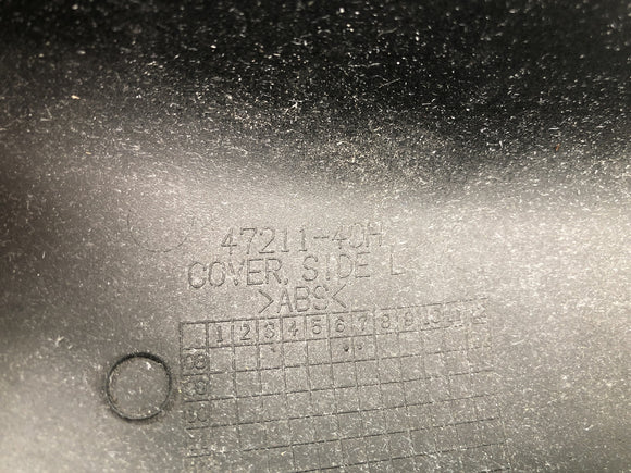 スズキ VZ1500 WVCU [2011] - サイドカバー カバー サイドパネル 左カバー サイド L