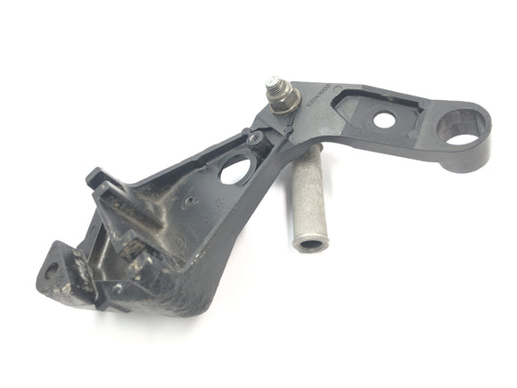 Triumph Daytona 900 T300 [1996] - Soporte reposapiés pasajero reposapiés izquierdo