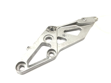 Suzuki GSX-R 1100 W GU75 C [1994] - Držák desky stupačky vpravo - 0