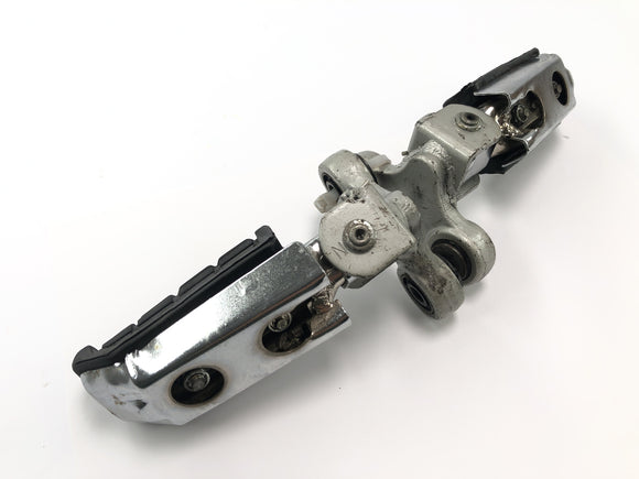 Yamaha FJ 1100 47E [1985] - förarens fotstöd åt vänster och höger