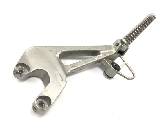 Honda VFR 800 FI RC46 [1999] - Fußraste Soziusfußraste Fußrastenhalter hinten rechts