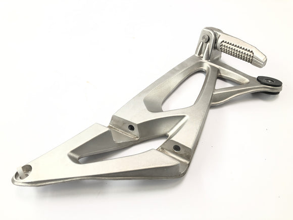 BMW K 1200 S K12S [2004] - Apoio para os pés do passageiro direito com placa de apoio para os pés