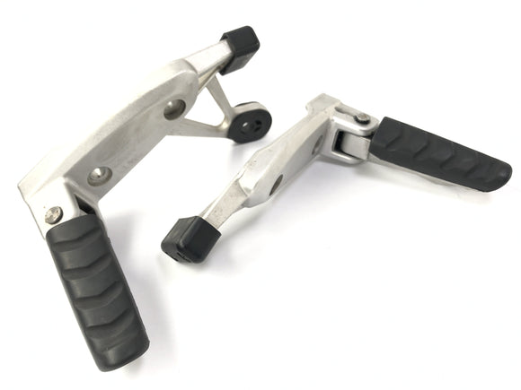 BMW R 1200 R [2007] - Soziusfußrasten links und rechts mit Halter