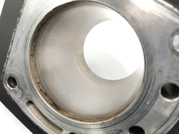 Moto Guzzi Stelvio 1200 4V [2009] - cylinder with pistons on the left