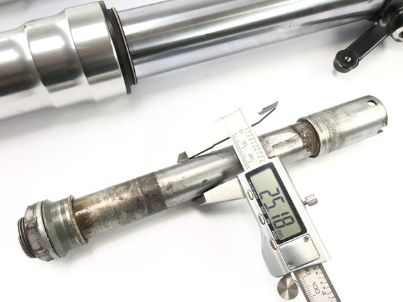 Moto Guzzi Stelvio 1200 4V [2009] - vidlice Telegabel vidlice s osou