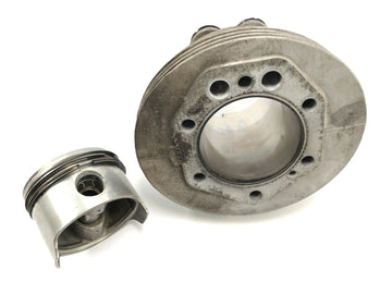 Moto Guzzi v 1000 VG [1980]  - 右側にピストンが付いたシリンダー - 0