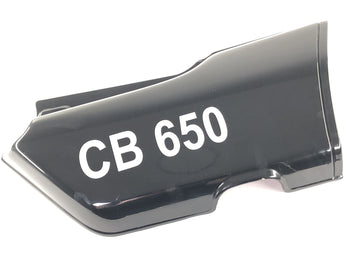 Honda CB 650 RC03 [1981] - Tampa lateral no revestimento direito