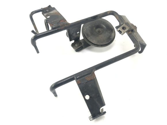 Yamaha XT 125X [2004] - Держатель облицовки спереди с рогом