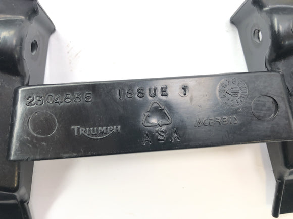 Triumph Daytona 955i T595N [2003] - Verkleidung Luftkanal Verkleidung Frontdukt