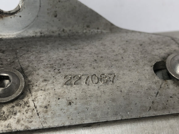 Honda CBR 900 RR Fireblade SC33 [2000] — Глушитель с номером E, жирный шрифт на глушителе Bos, алюминий