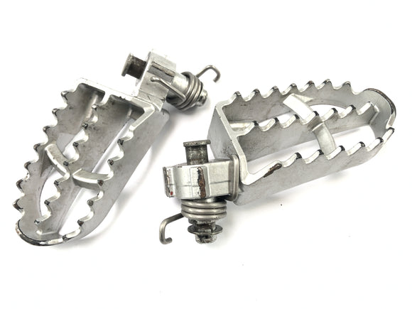 SWM SM 125 R [2018] -Footrests Rast Pedale Driver's Footrests右と左