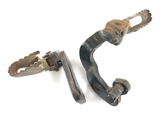 Yamaha XT 600 Zenere 34L [1985] - podnóżka kierowcy po lewej i prawej podnórze