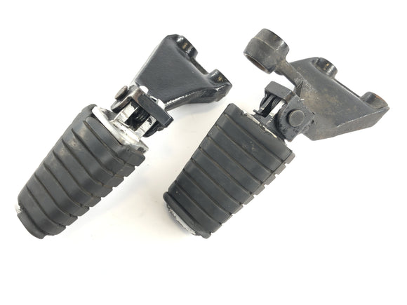 Yamaha v Max 1200 2We [1996]  - 驾驶员的脚踏板，左右脚踏板