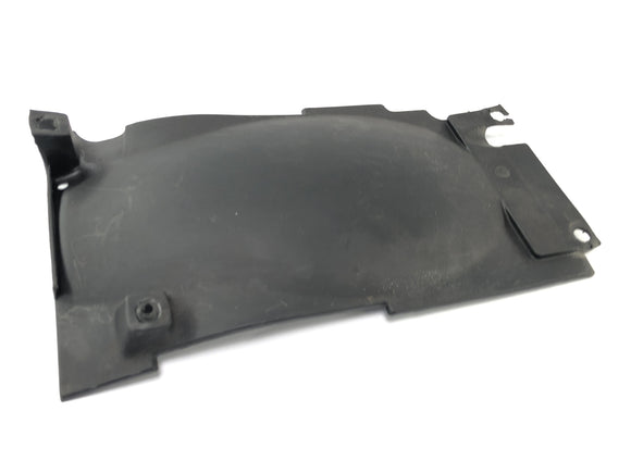 Ducati Monster M600 [1995] - Zadní oplášťování vnitřního pláště na ochranu proti šplouchání