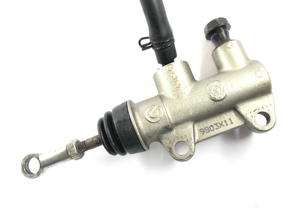 Ducati 1098 S H7 [2009] - тормозный насос позади